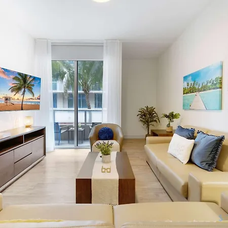 Beautiful Apt 2Br Hollywood Beach Rooftop Pool